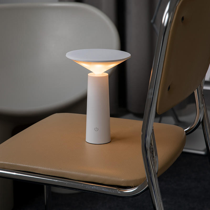 Lampe de Table LED Dimmable - Éclairage Sans Fil et Luminosité Réglable