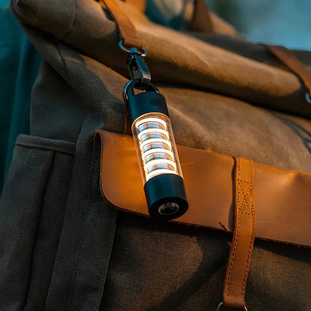 Lampe LED Portable Extérieure - Autonomie de 12 Heures et Étanche