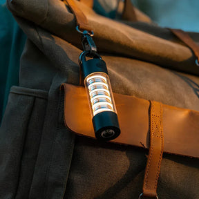 Lampe LED Portable Extérieure - Autonomie de 12 Heures et Étanche