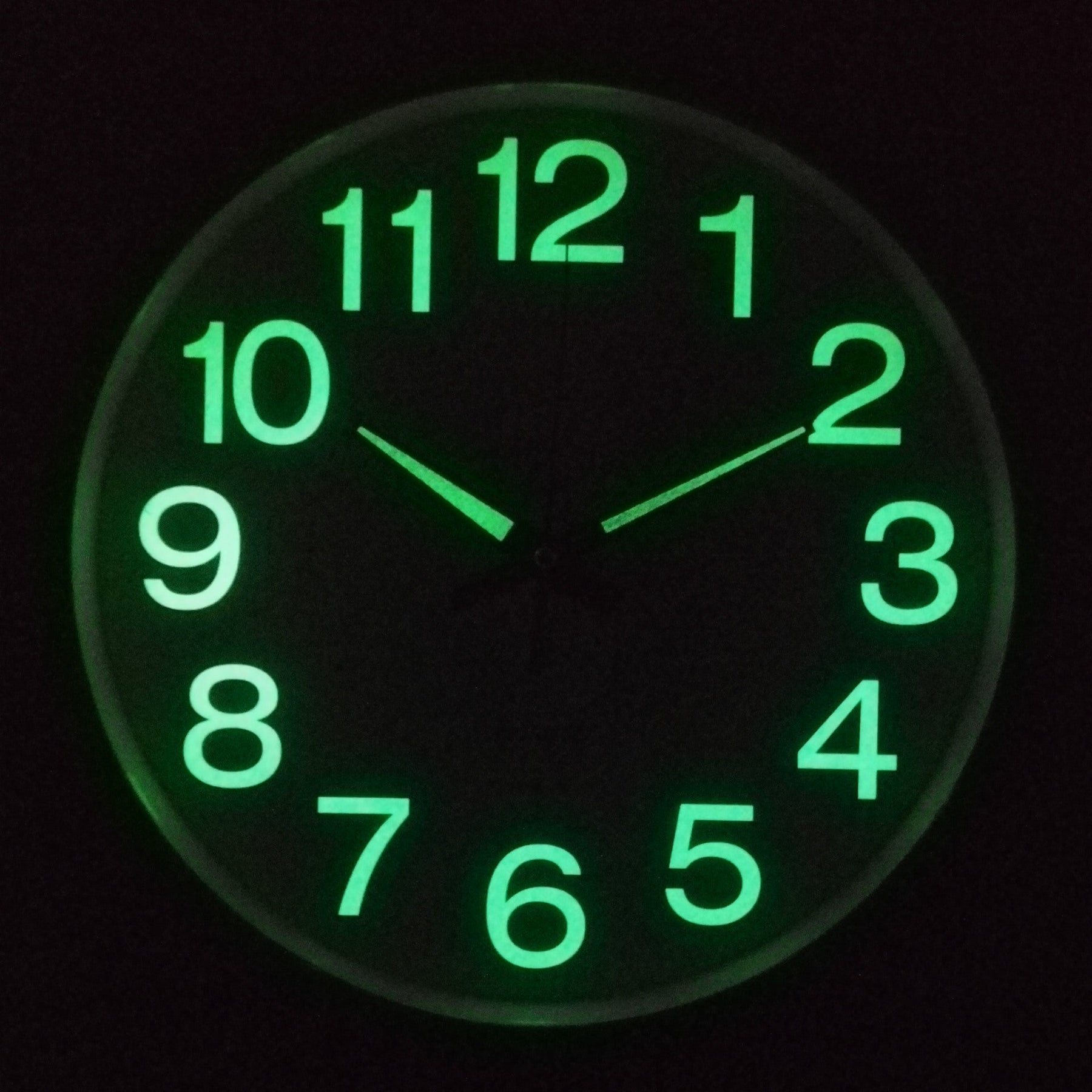 Horloge Murale Silencieuse Rétroéclairée - Design Élégant et Ambiance Apaisante