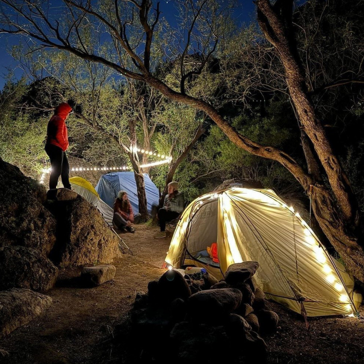 Lampe de Camping LED Rechargeable - Étanche et Autonomie de 20 Heures
