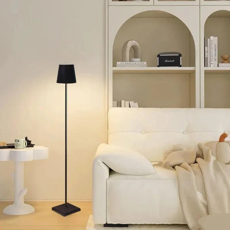Lampe Sur Pied Rechargeable Dimmable - Design Élégant et Polyvalent