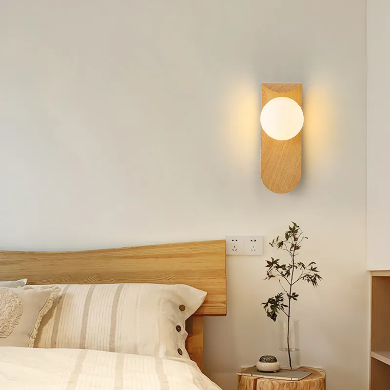 Applique Murale en Noyer Chic - Élégance et Efficacité Énergétique