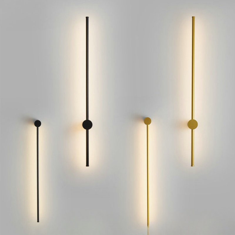 Applique Murale Minimaliste avec Prise - Éclairage Élégant et Fonctionnel
