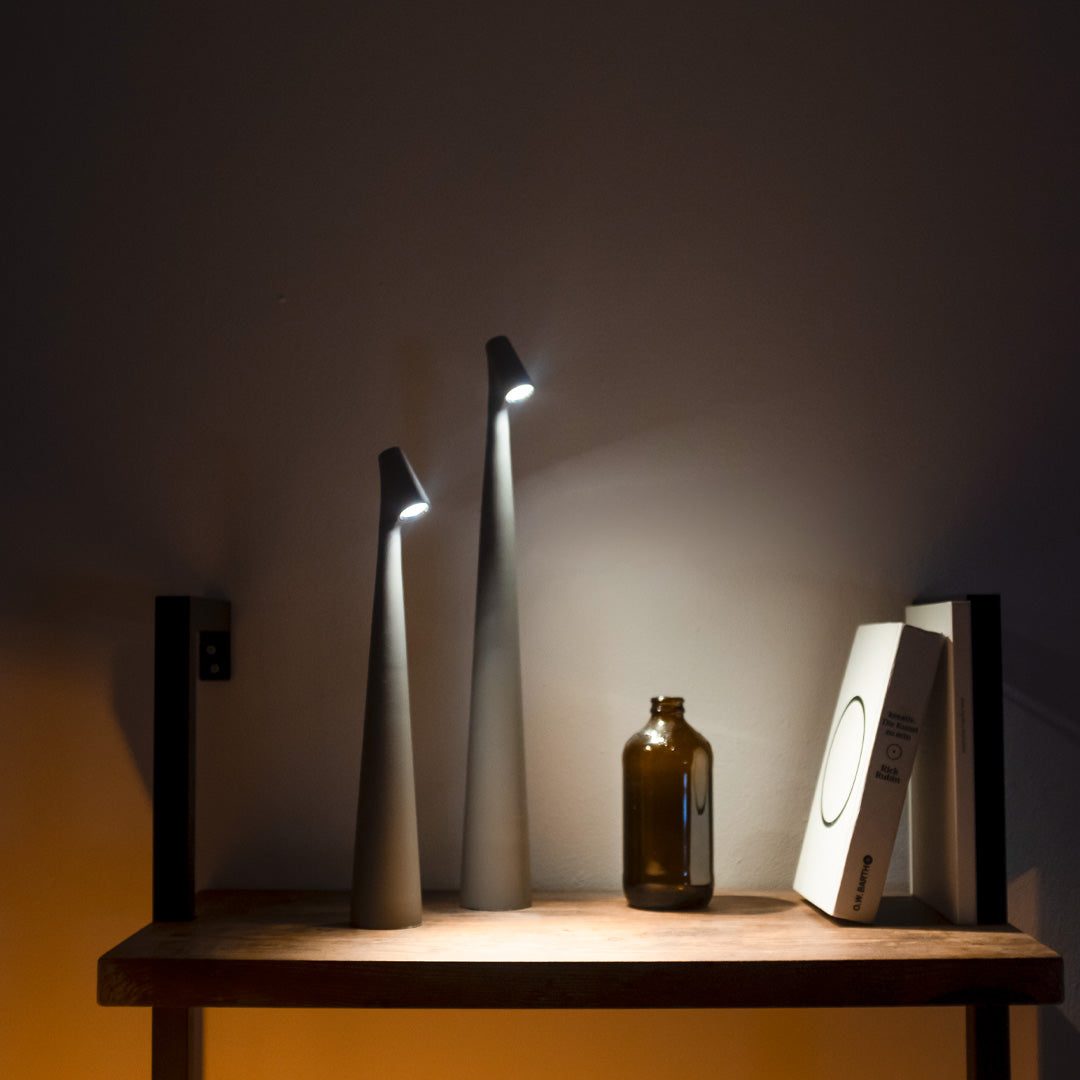 Lampe de Table Rechargeable LED - Élégante et Pratique pour Tous les Espaces