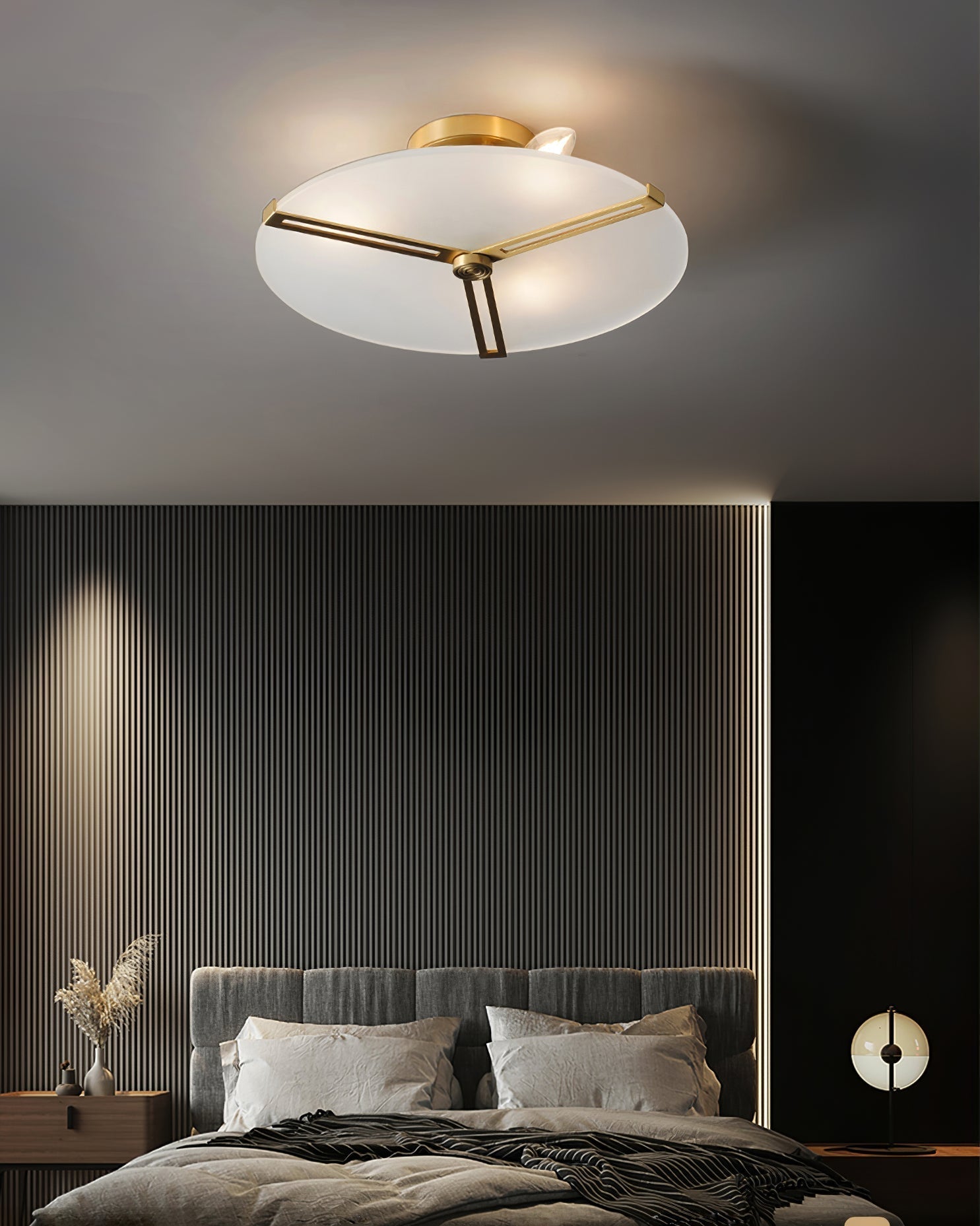 Plafonnier Moderne en Verre et Métal - Design Élégant et Illumination Chaleureuse