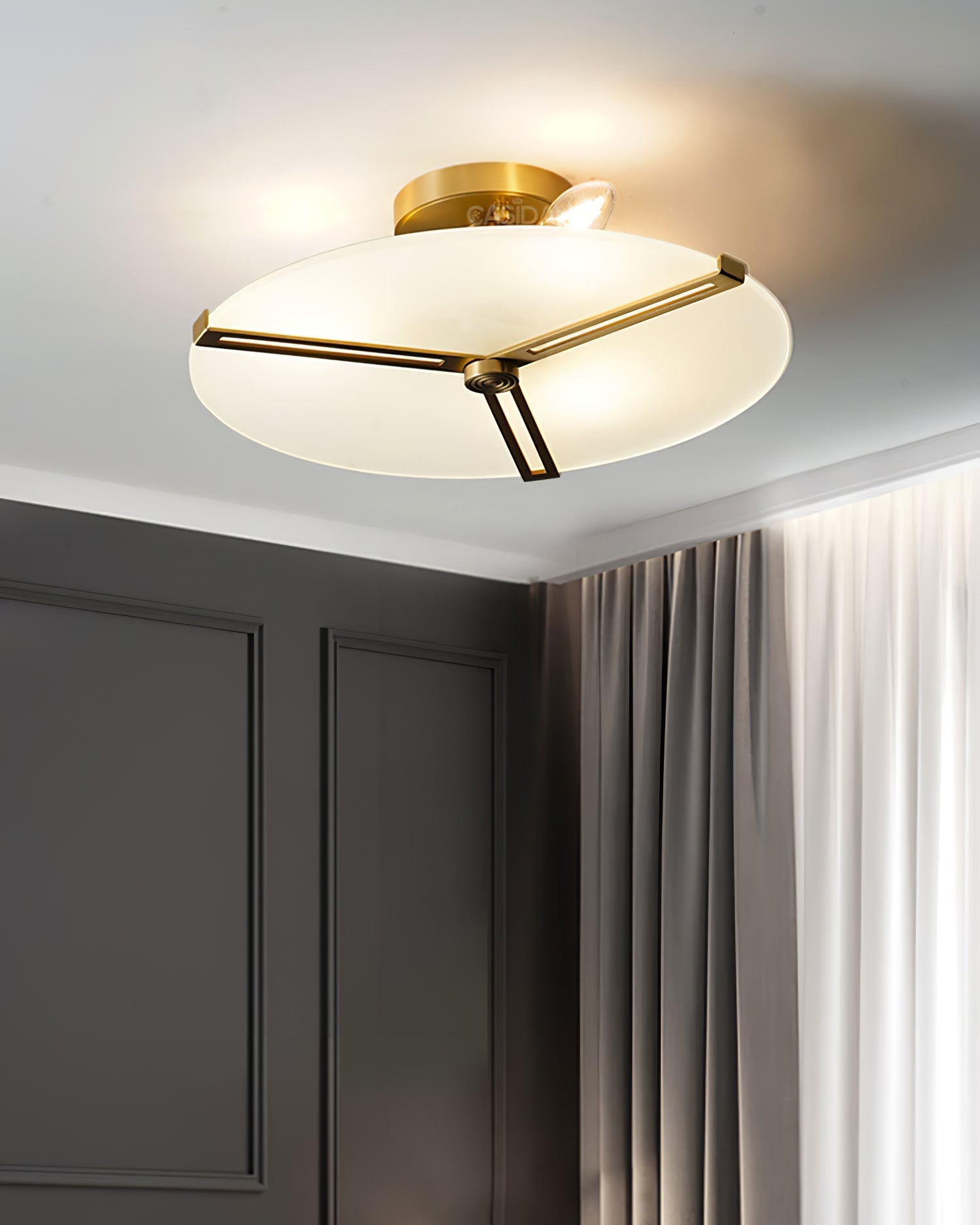 Plafonnier Moderne en Verre et Métal - Design Élégant et Illumination Chaleureuse