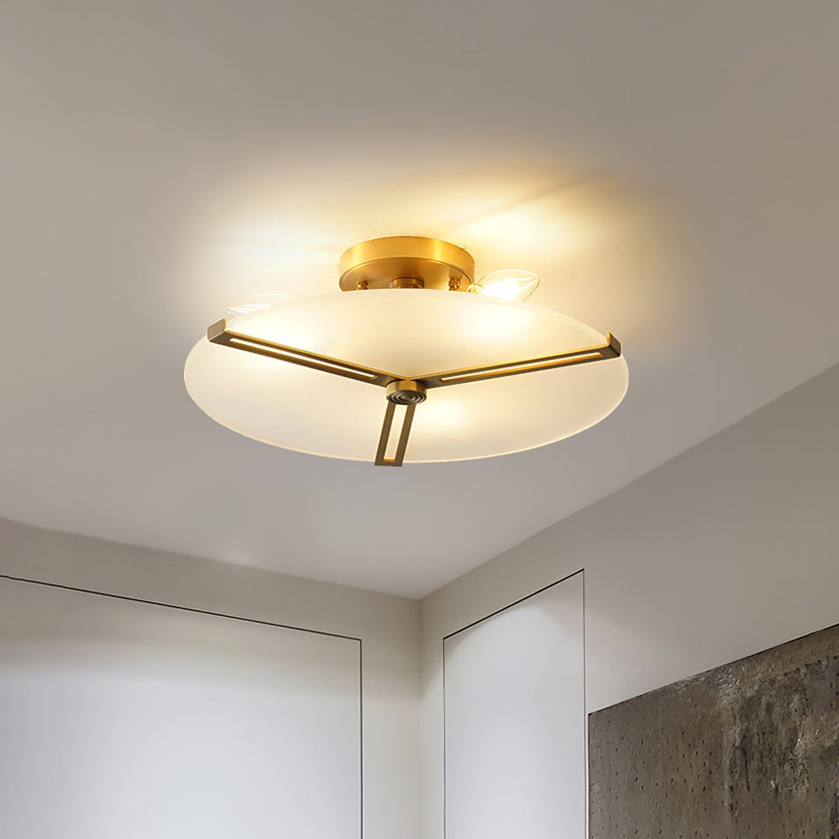 Plafonnier Moderne en Verre et Métal - Design Élégant et Illumination Chaleureuse