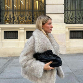 Veste en Fausse Fourrure Écologique - Élégance et Chaleur Luxueuse