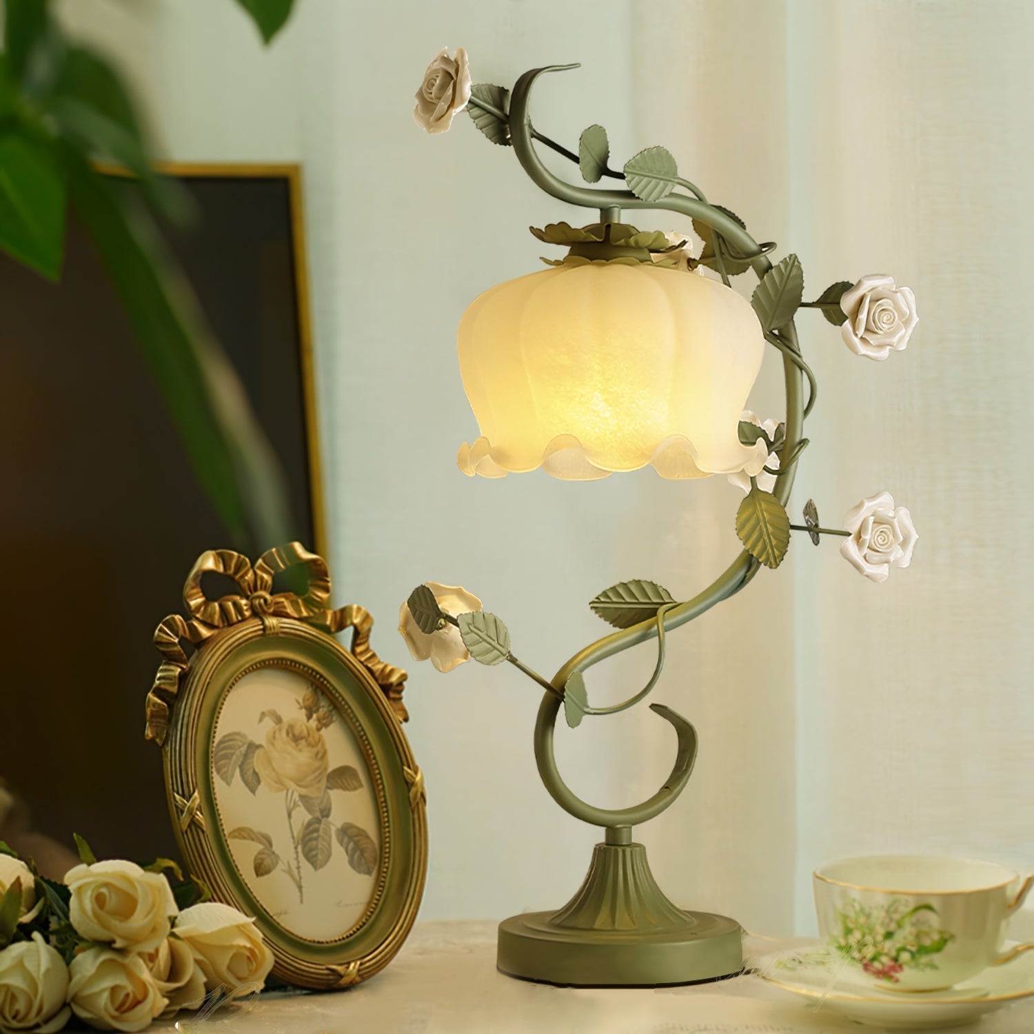 Lampe de Table Design Floral - Élégance et Durabilité pour Votre Intérieur