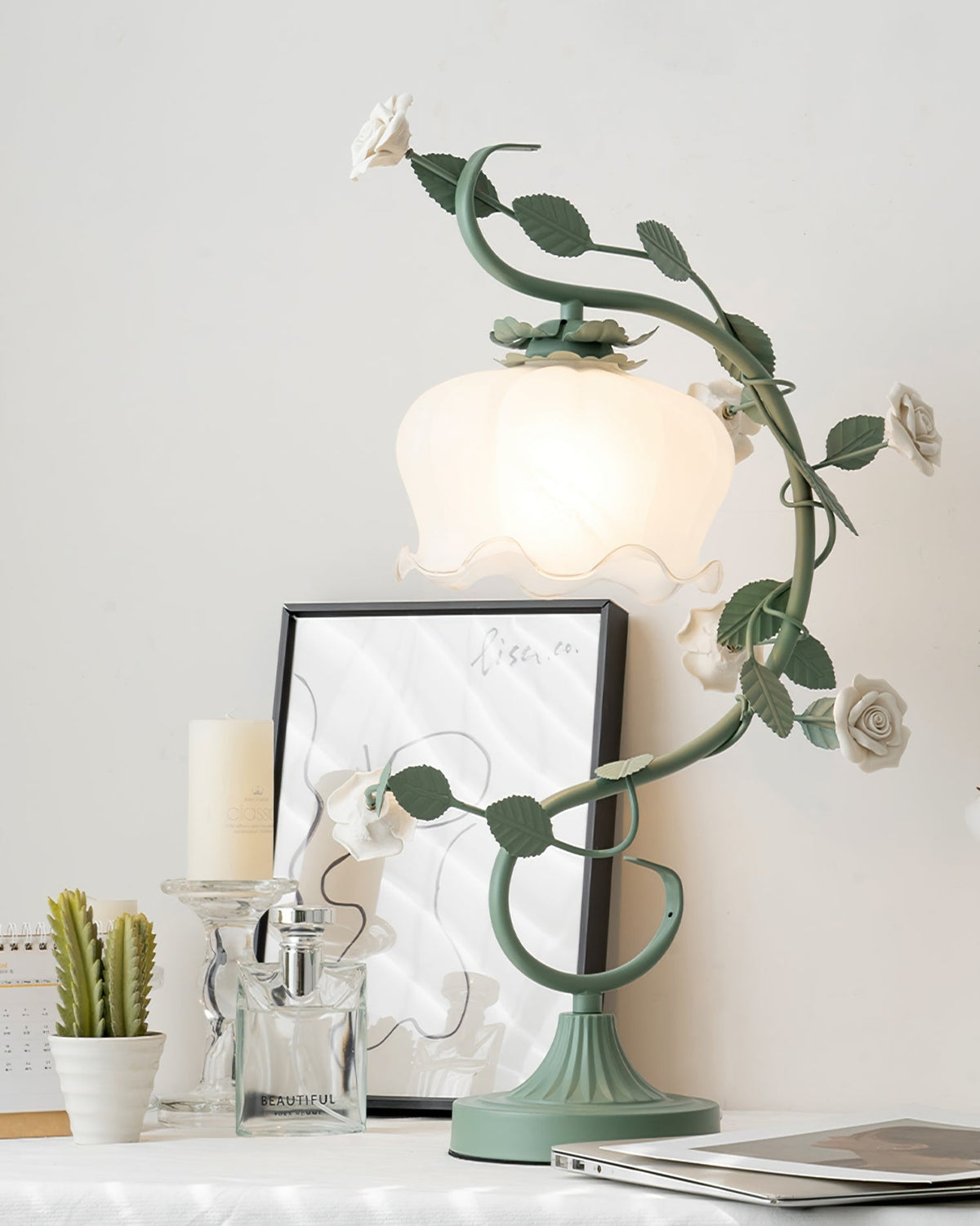 Lampe de Table Design Floral - Élégance et Durabilité pour Votre Intérieur