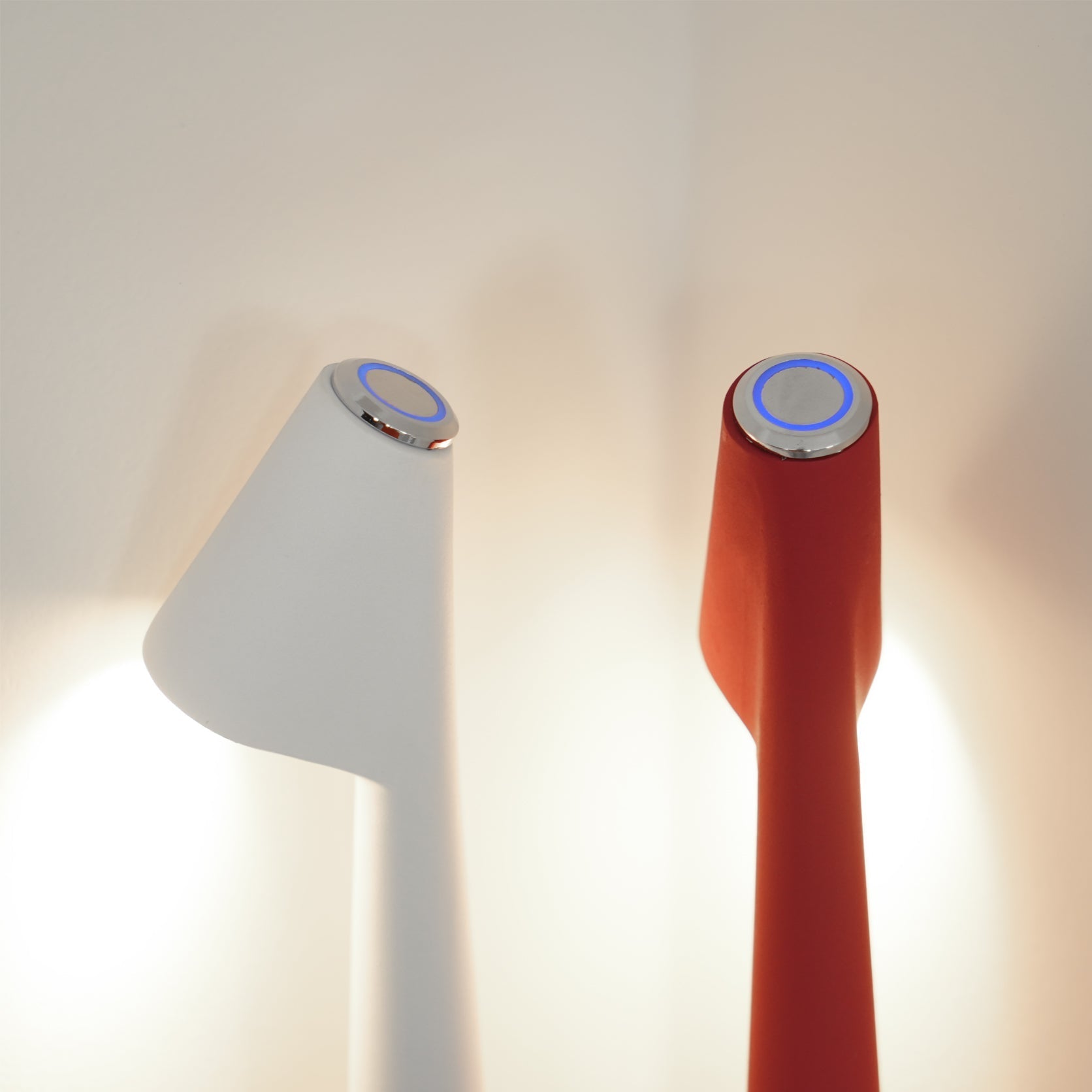 Lampe de Bureau Rechargeable LED - Écologique et Énergétiquement Efficace