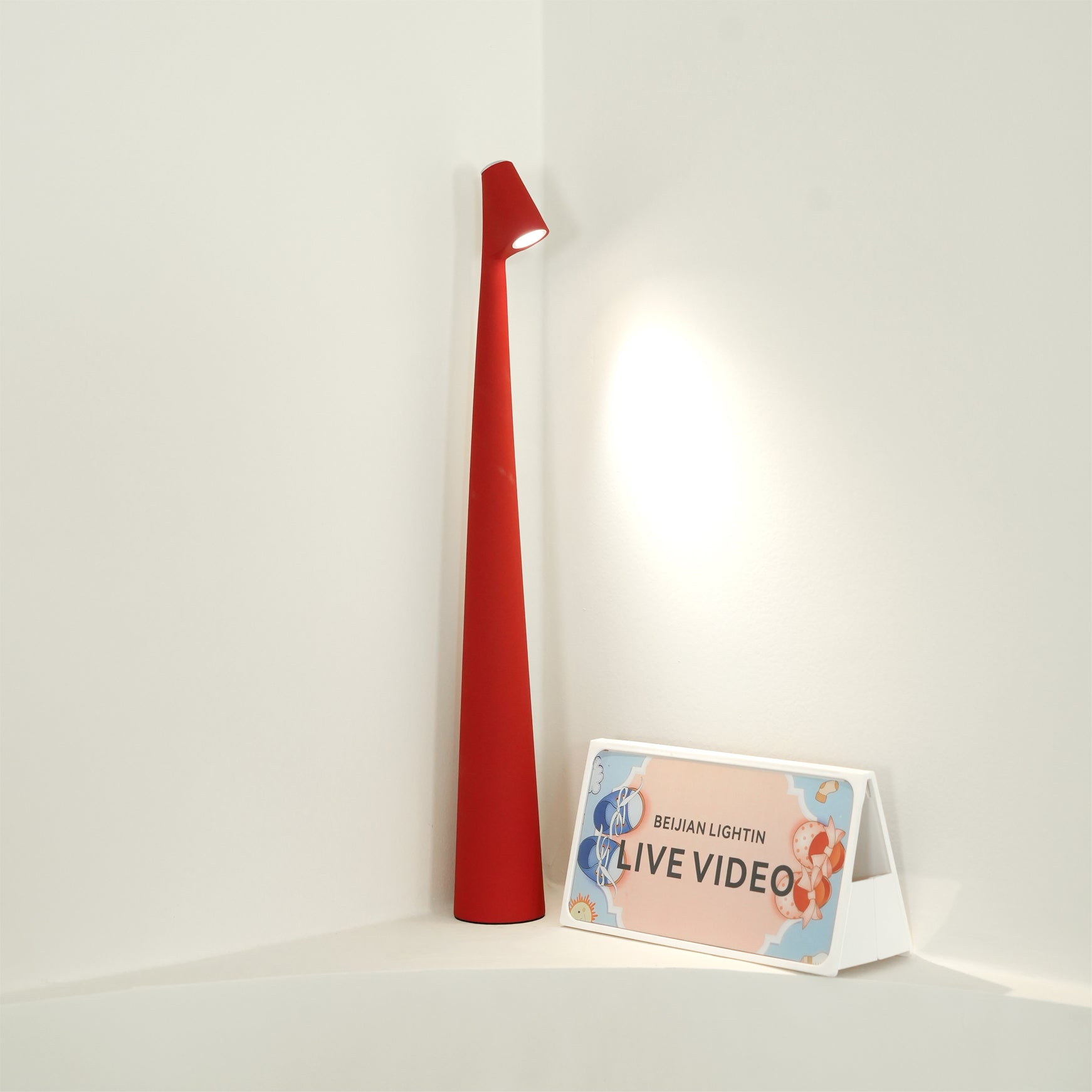 Lampe de Bureau Rechargeable LED - Écologique et Énergétiquement Efficace
