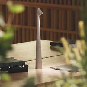 Lampe de Bureau Rechargeable LED - Écologique et Énergétiquement Efficace