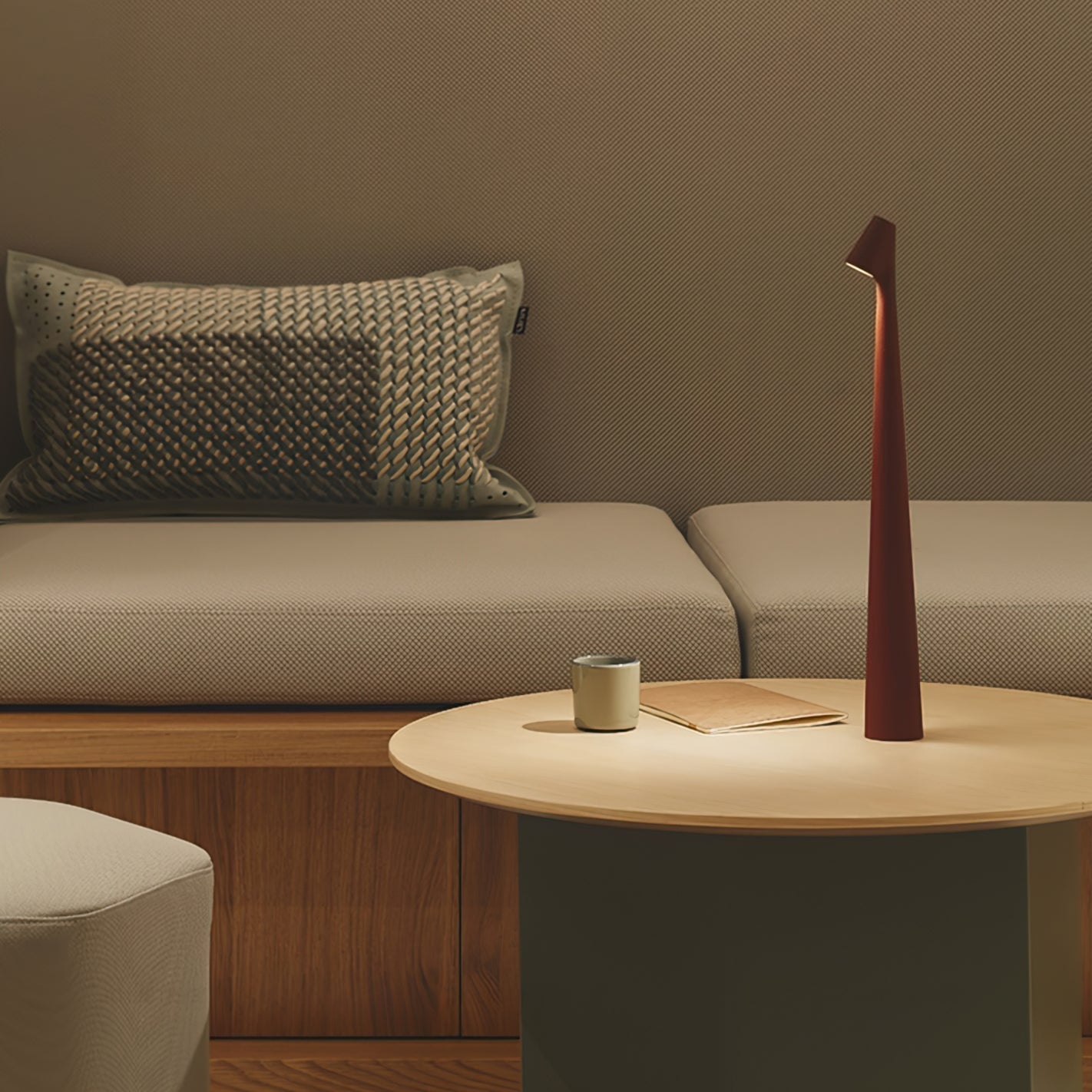 Lampe de Bureau Rechargeable LED - Écologique et Énergétiquement Efficace