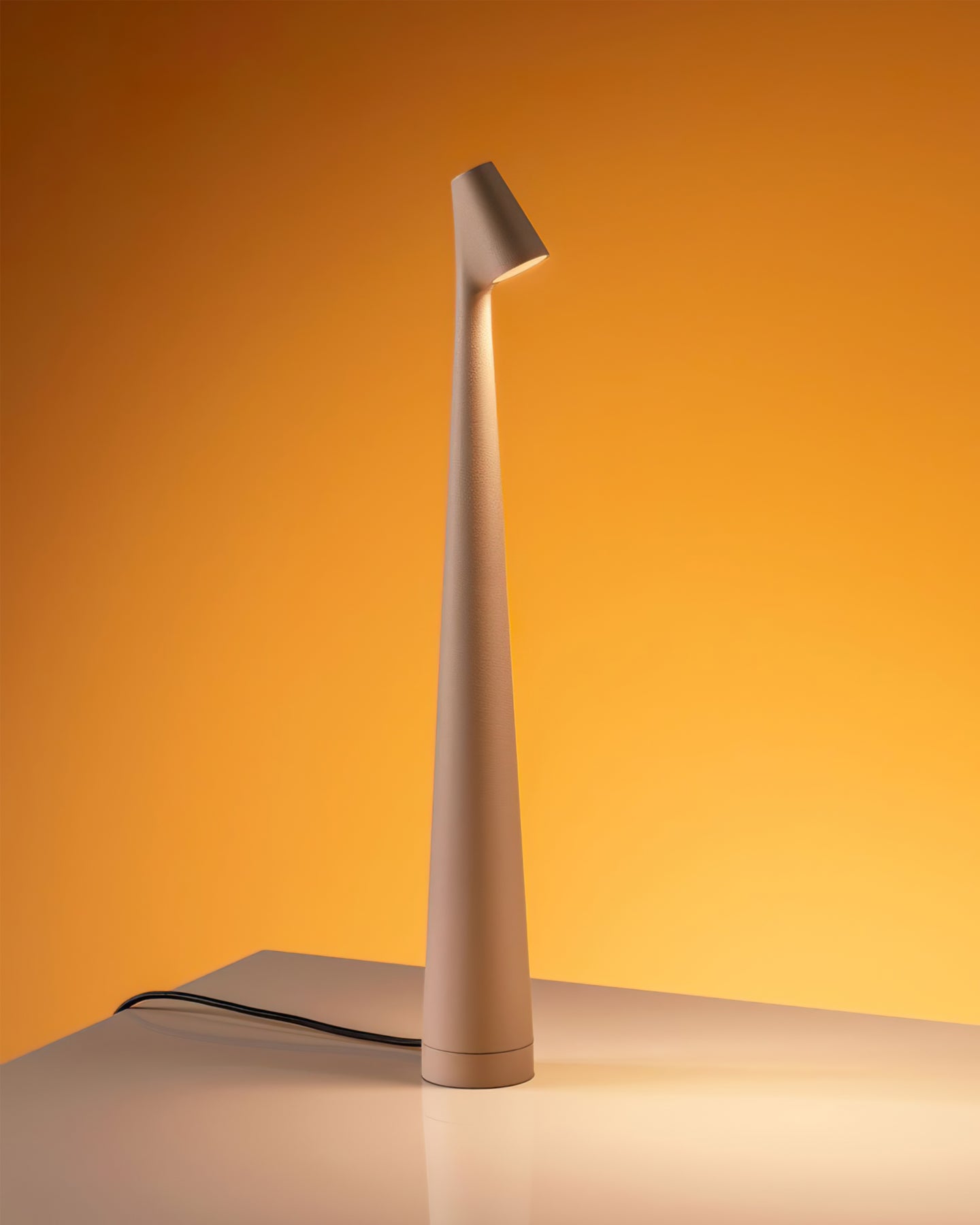 Lampe de Bureau Rechargeable LED - Écologique et Énergétiquement Efficace