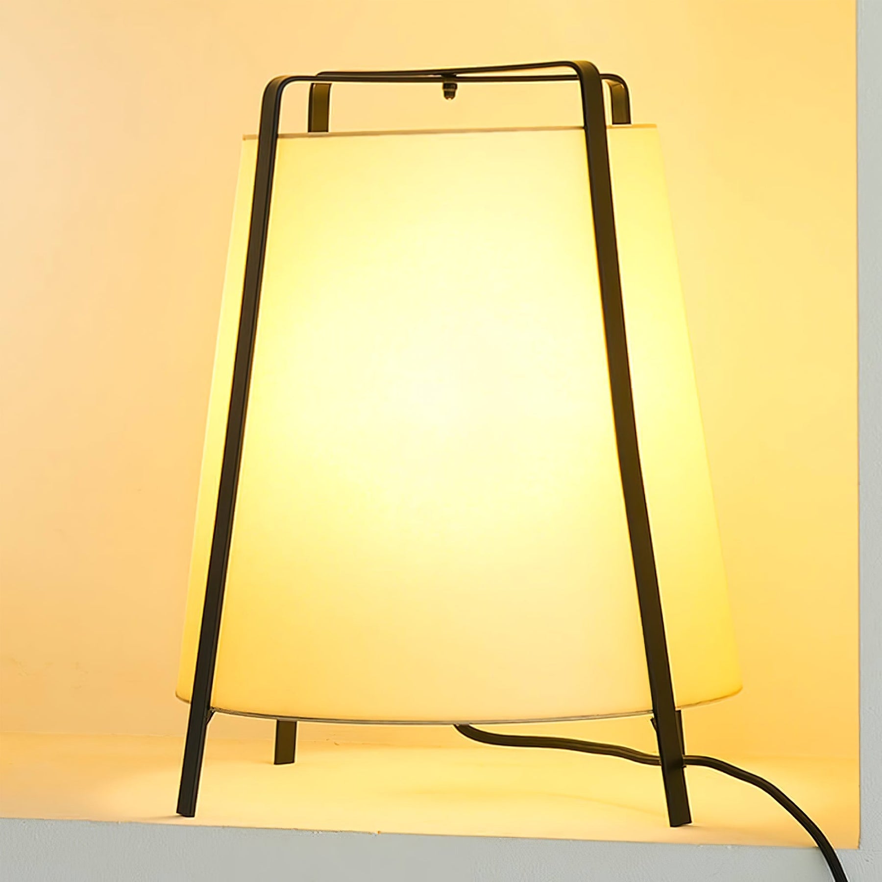 Lampe de Table Japonaise - Esthétique Élégante et Ambiance Apaisante