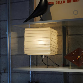 Lampe en Papier de Mûrier - Design Organique et Artisanat Raffiné