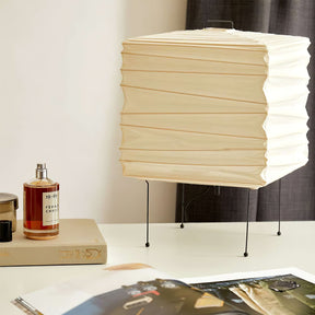 Lampe en Papier de Mûrier - Design Organique et Artisanat Raffiné