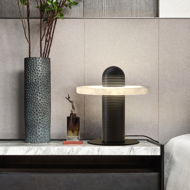 Lampe en Albâtre Translucide - Éclat Élégant et Design Futuriste