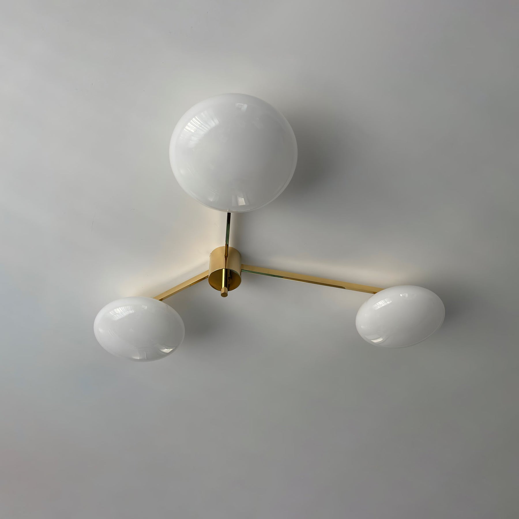 Plafonnier Art Déco en Verre - Élégance et Style pour Intérieur