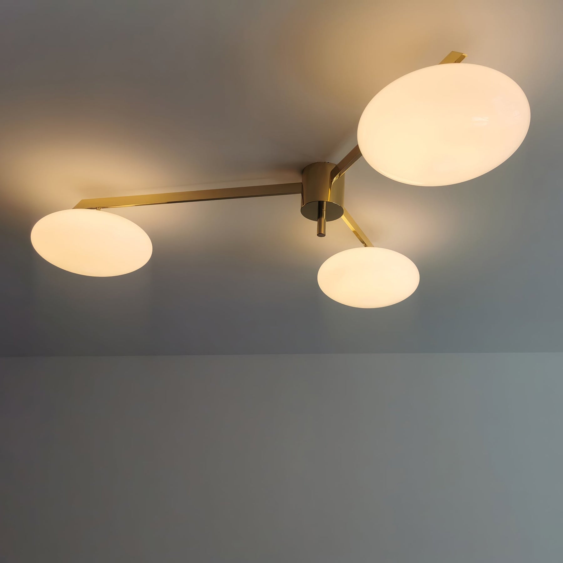 Plafonnier Art Déco en Verre - Élégance et Style pour Intérieur