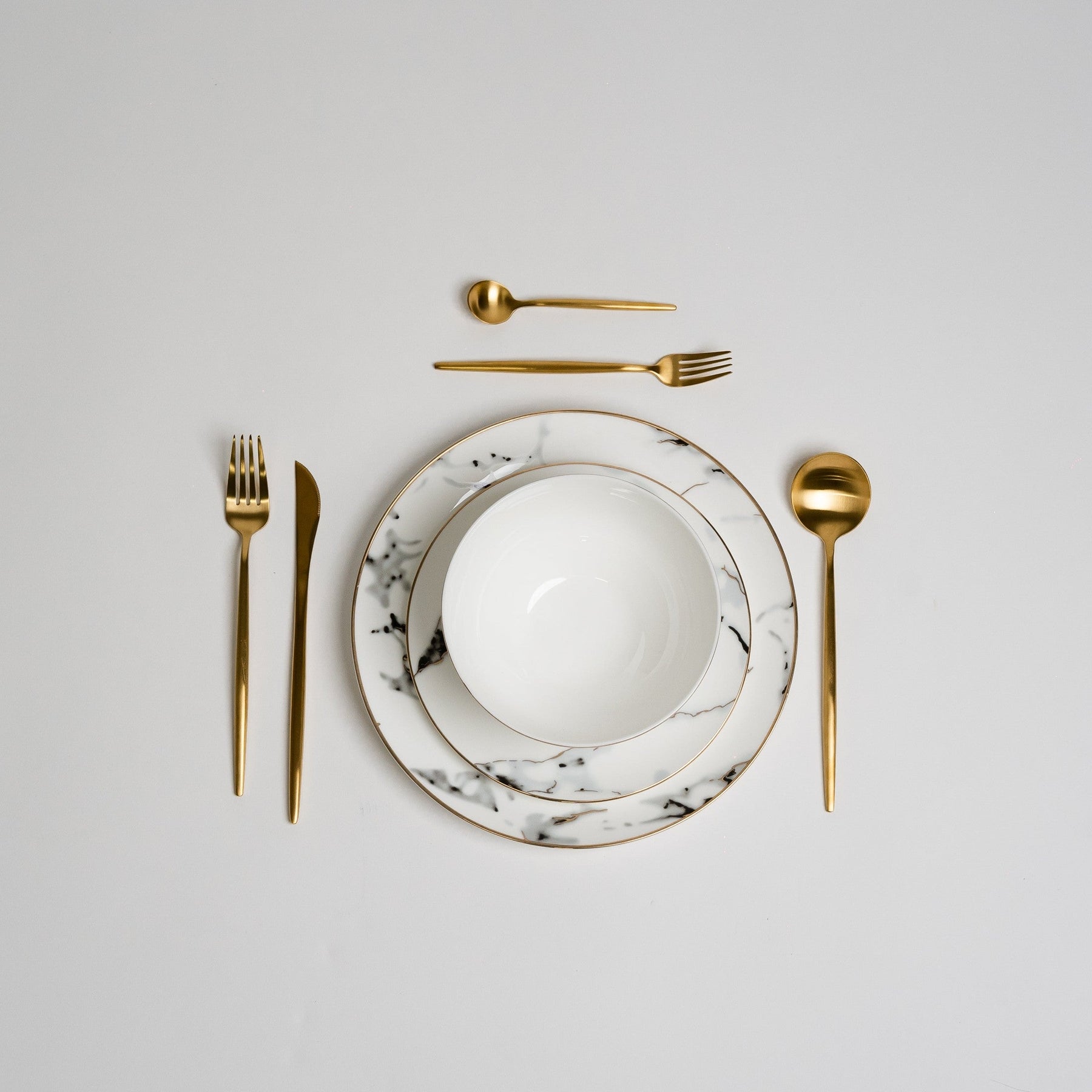 Assiettes en Marbre de Luxe - Élégance Intemporelle pour Votre Table