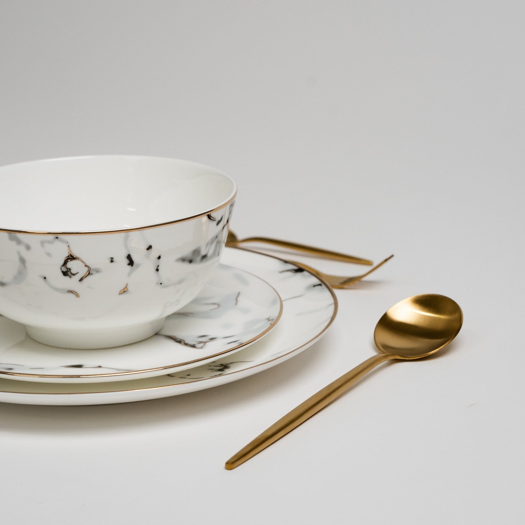 Assiettes en Marbre de Luxe - Élégance Intemporelle pour Votre Table