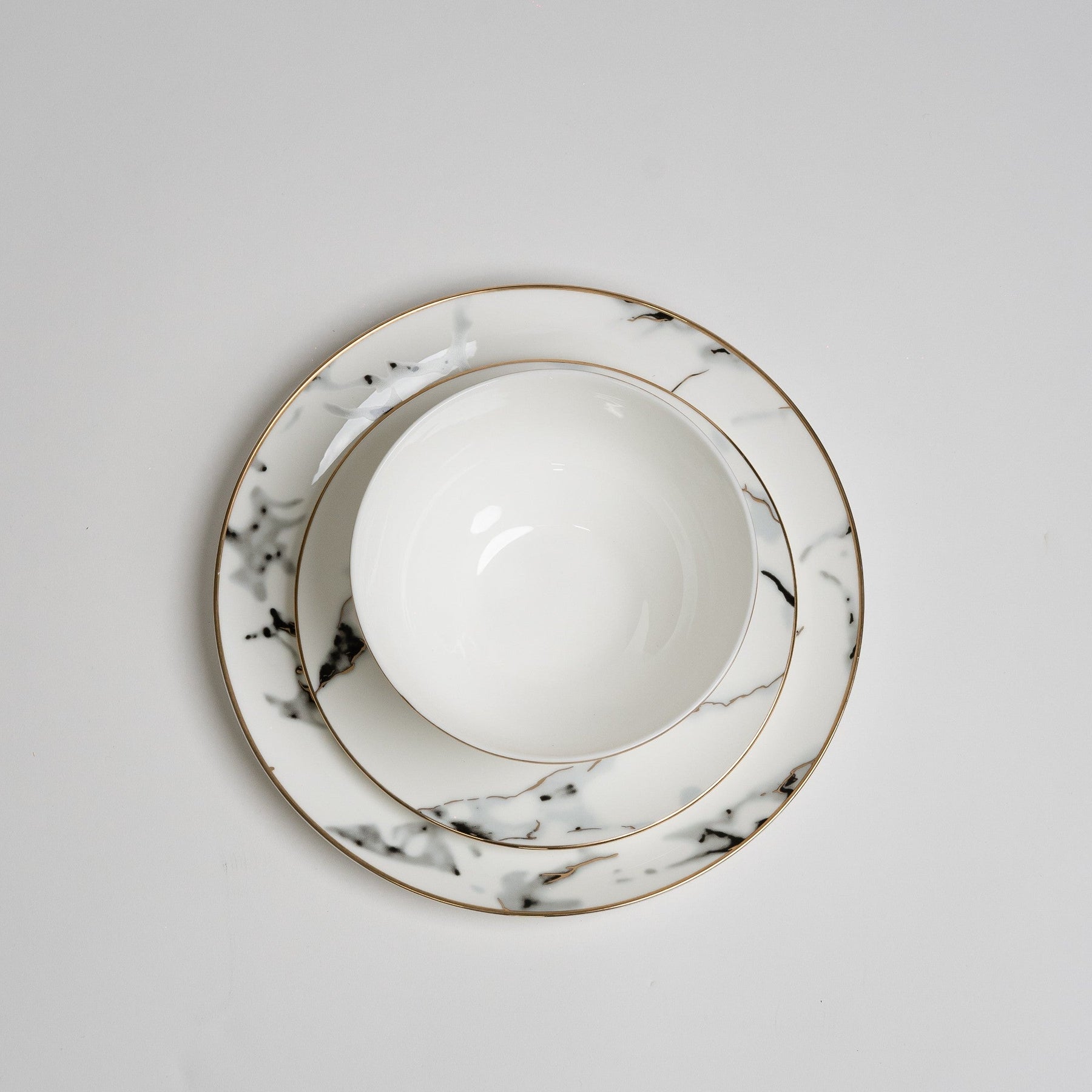 Assiettes en Marbre de Luxe - Élégance Intemporelle pour Votre Table