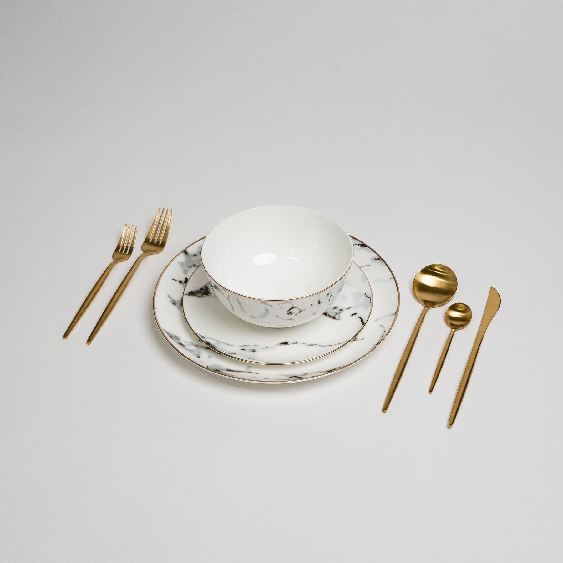 Assiettes en Marbre de Luxe - Élégance Intemporelle pour Votre Table