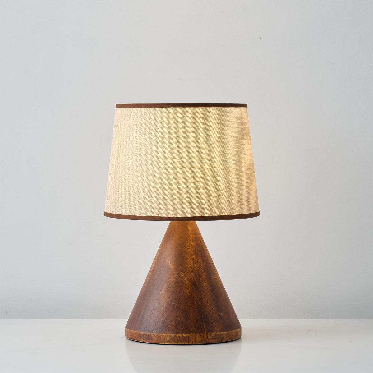 Lampe de Table Élégante en Bois - Éclairage Doux et Ambiant