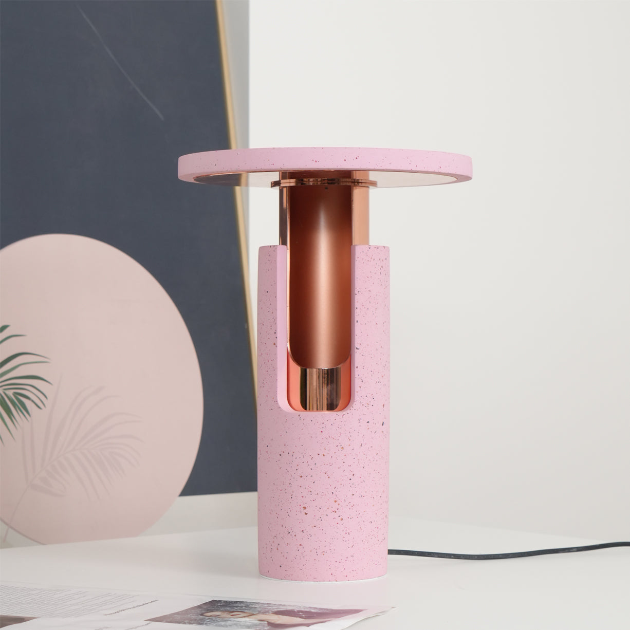Lampe de Table Ambre - Éclat Chaleureux et Design Moderne