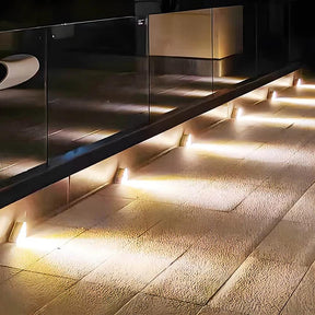 Lampes Solaires pour Escaliers Extérieurs - Éclairage Écologique et Design Élégant