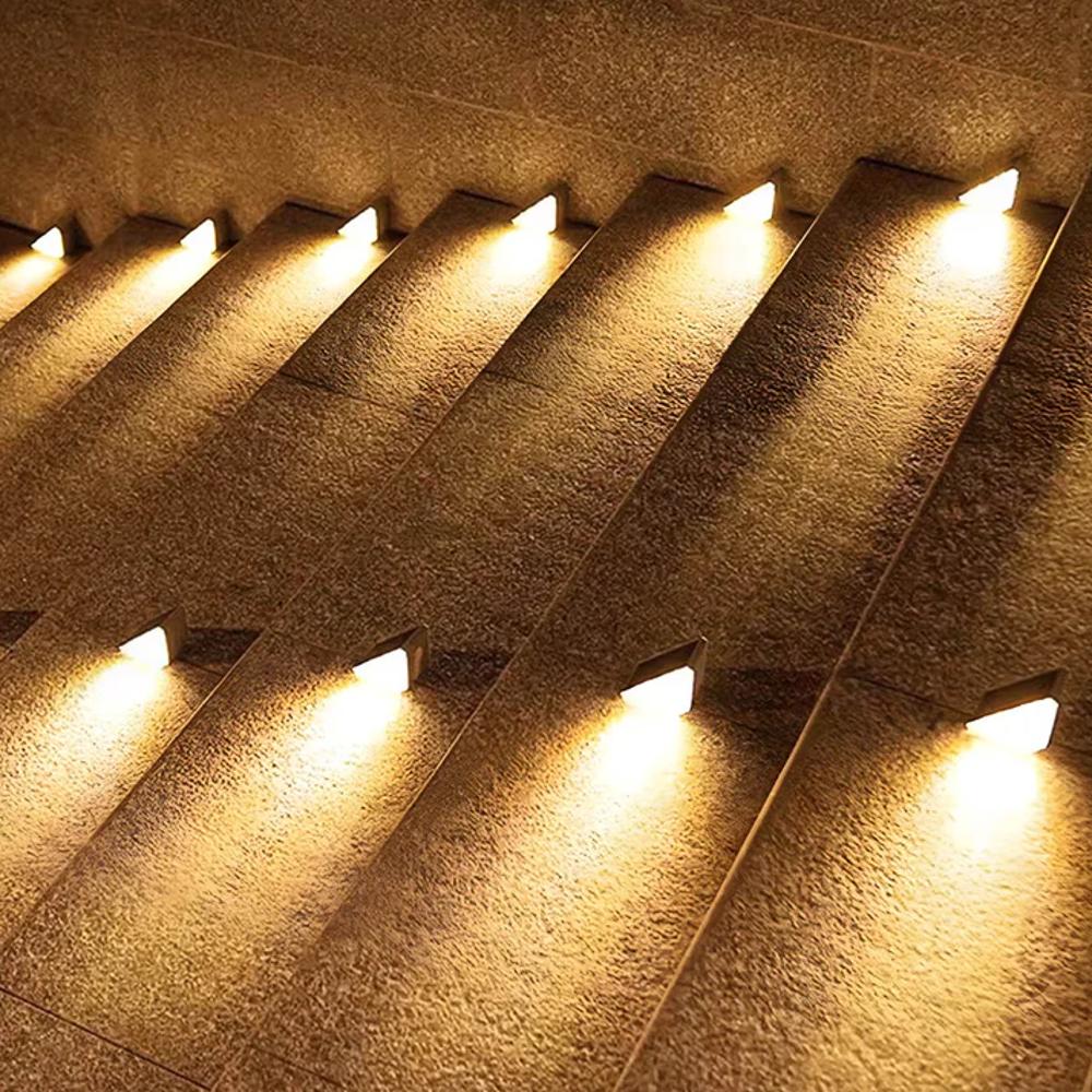 Lampes Solaires pour Escaliers Extérieurs - Éclairage Écologique et Design Élégant