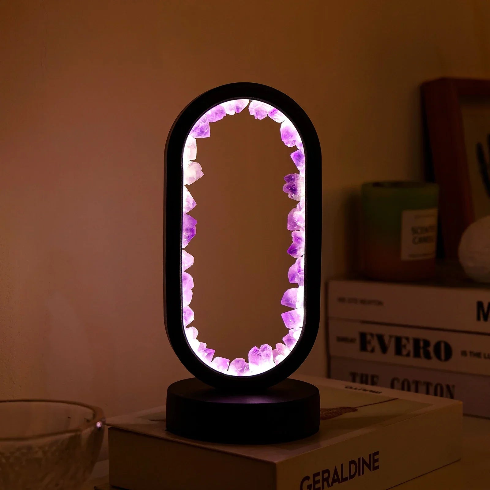 Lampe en Améthyste Naturelle - Lueur Apaisante pour Espaces Tranquilles