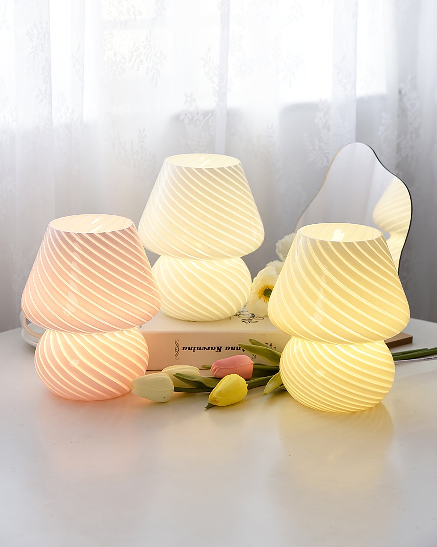 Lampe de Table en Verre Fait Main - Design Vintage et Lueur Douce