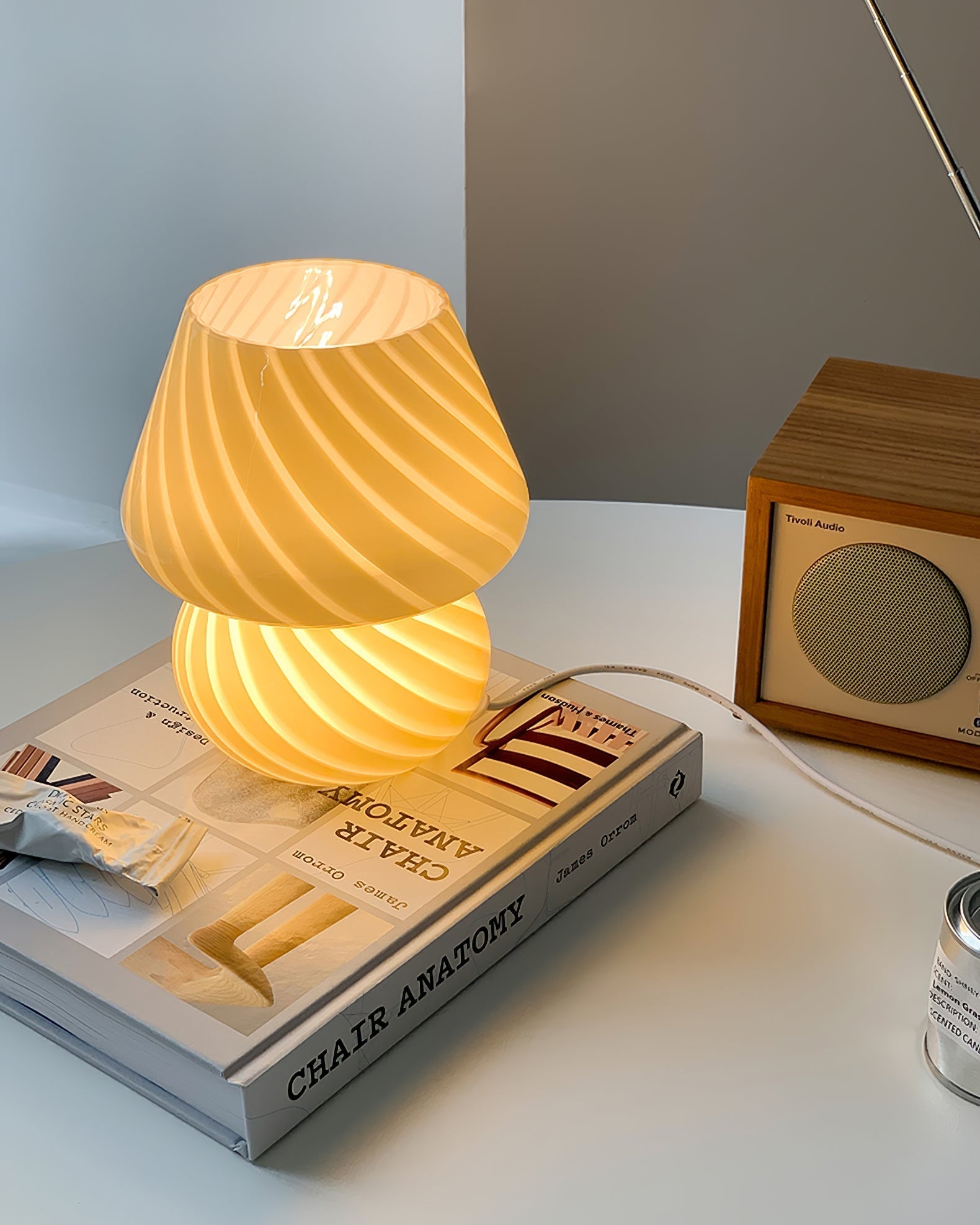 Lampe de Table en Verre Fait Main - Design Vintage et Lueur Douce