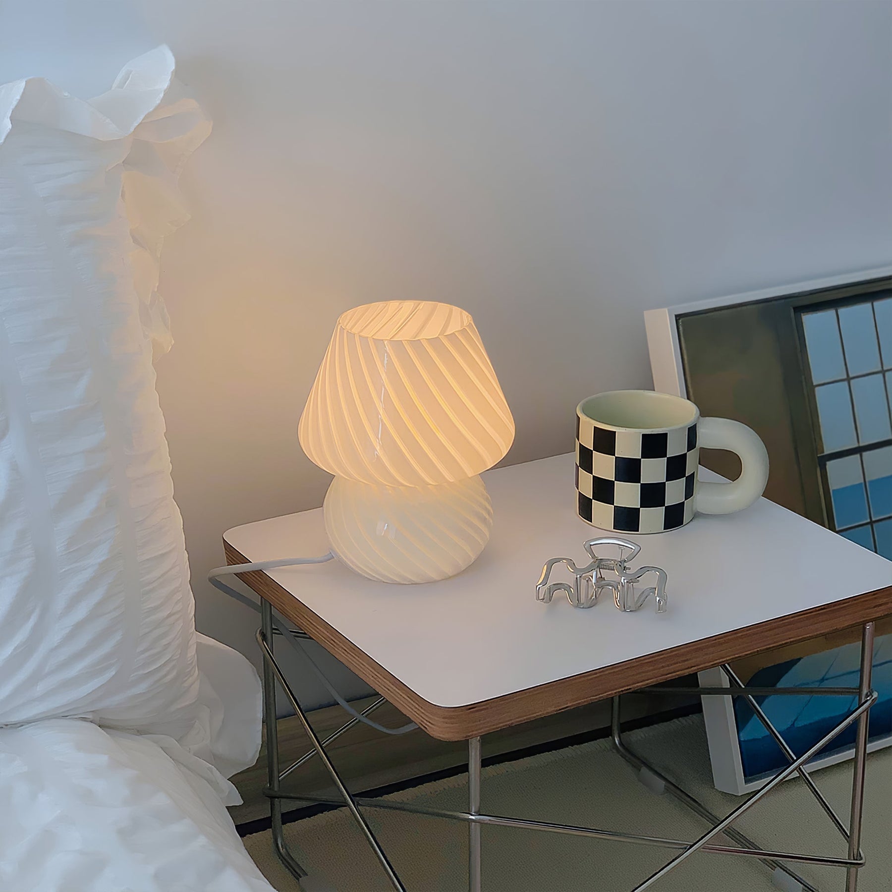 Lampe de Table en Verre Fait Main - Design Vintage et Lueur Douce