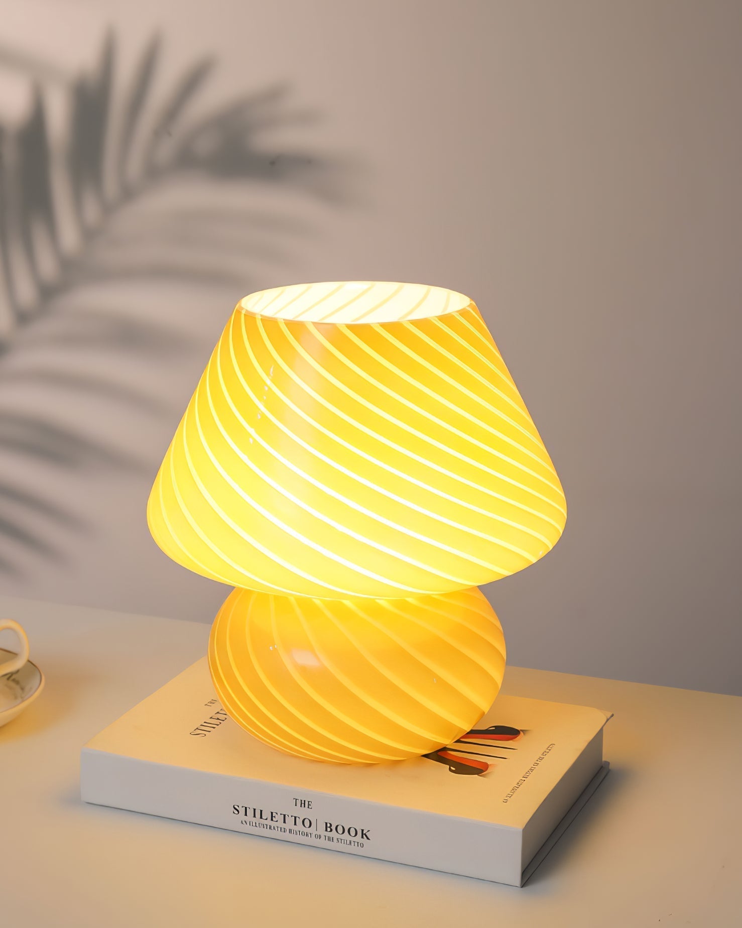 Lampe de Table en Verre Fait Main - Design Vintage et Lueur Douce