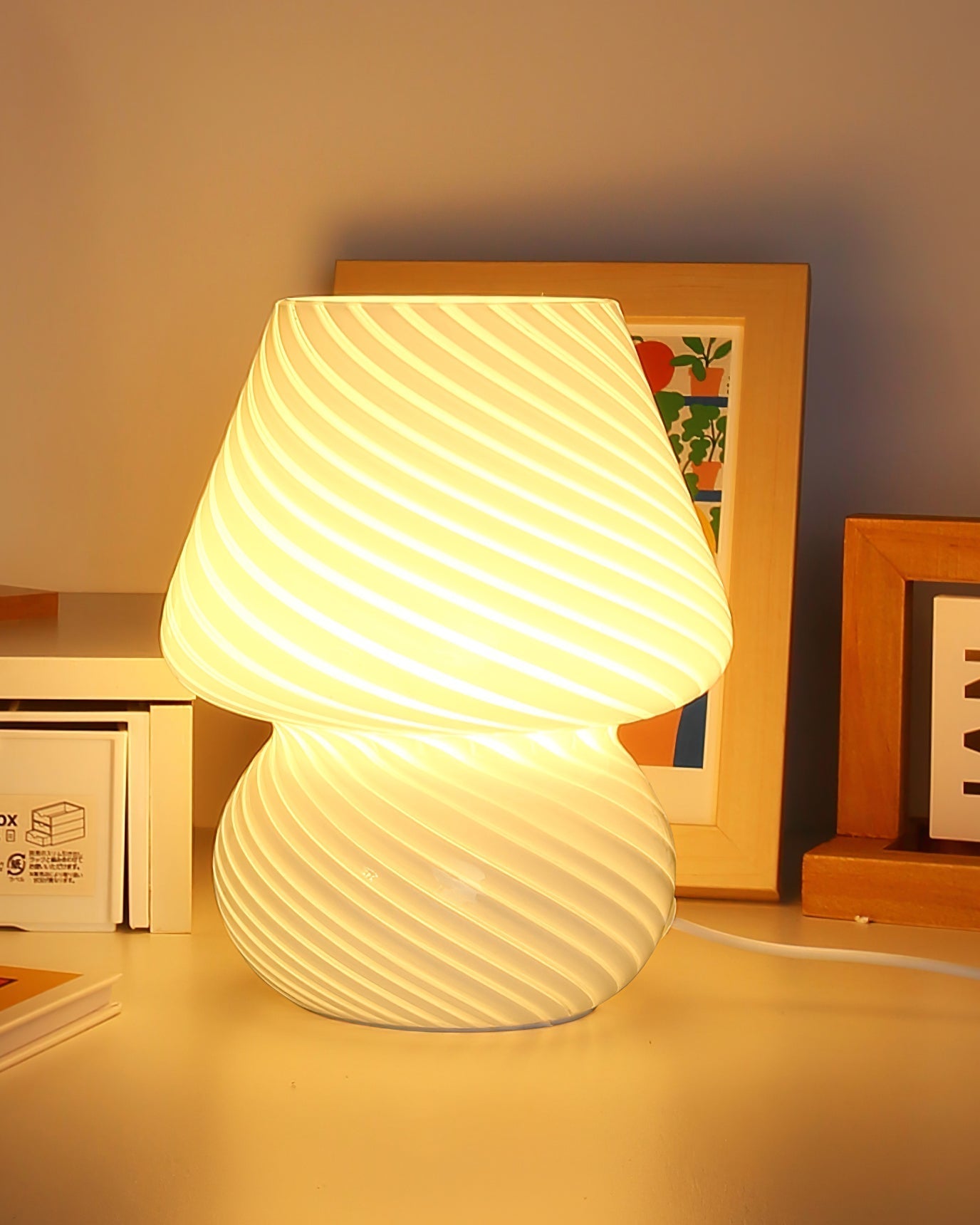 Lampe de Table en Verre Fait Main - Design Vintage et Lueur Douce