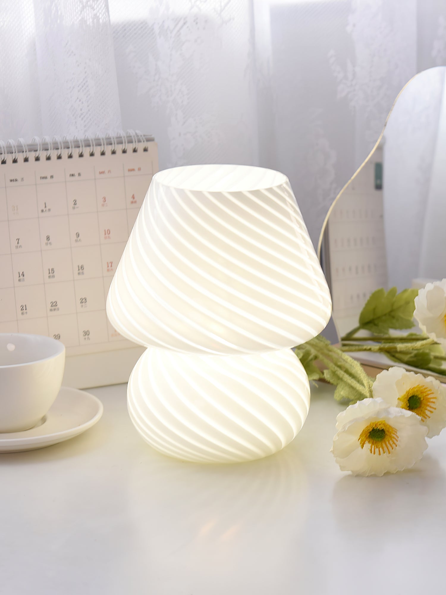 Lampe de Table en Verre Fait Main - Design Vintage et Lueur Douce