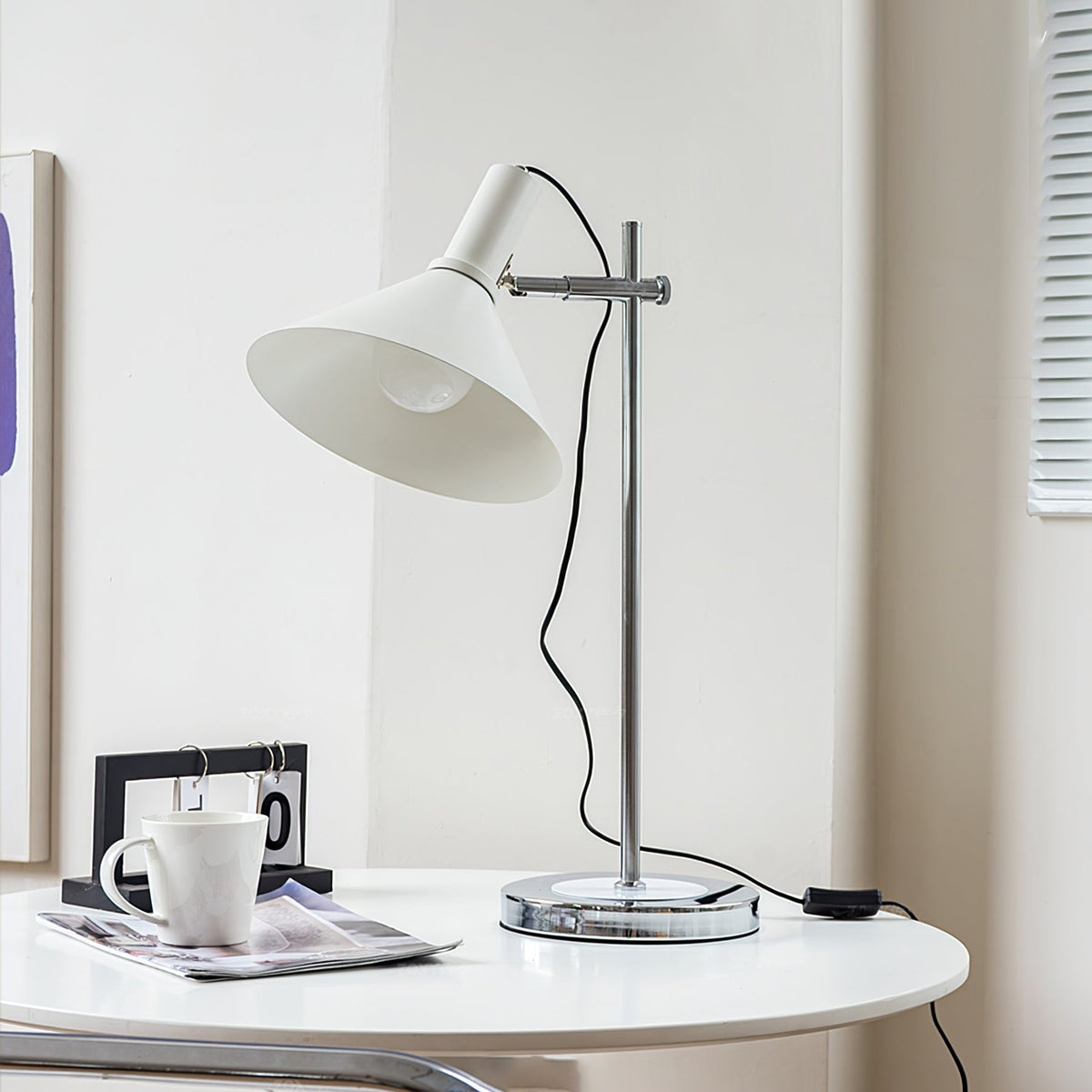 Lampe de Table Moderne avec Abat-jour Réglable - Éclairage Élégant et Pratique pour Votre Intérieur