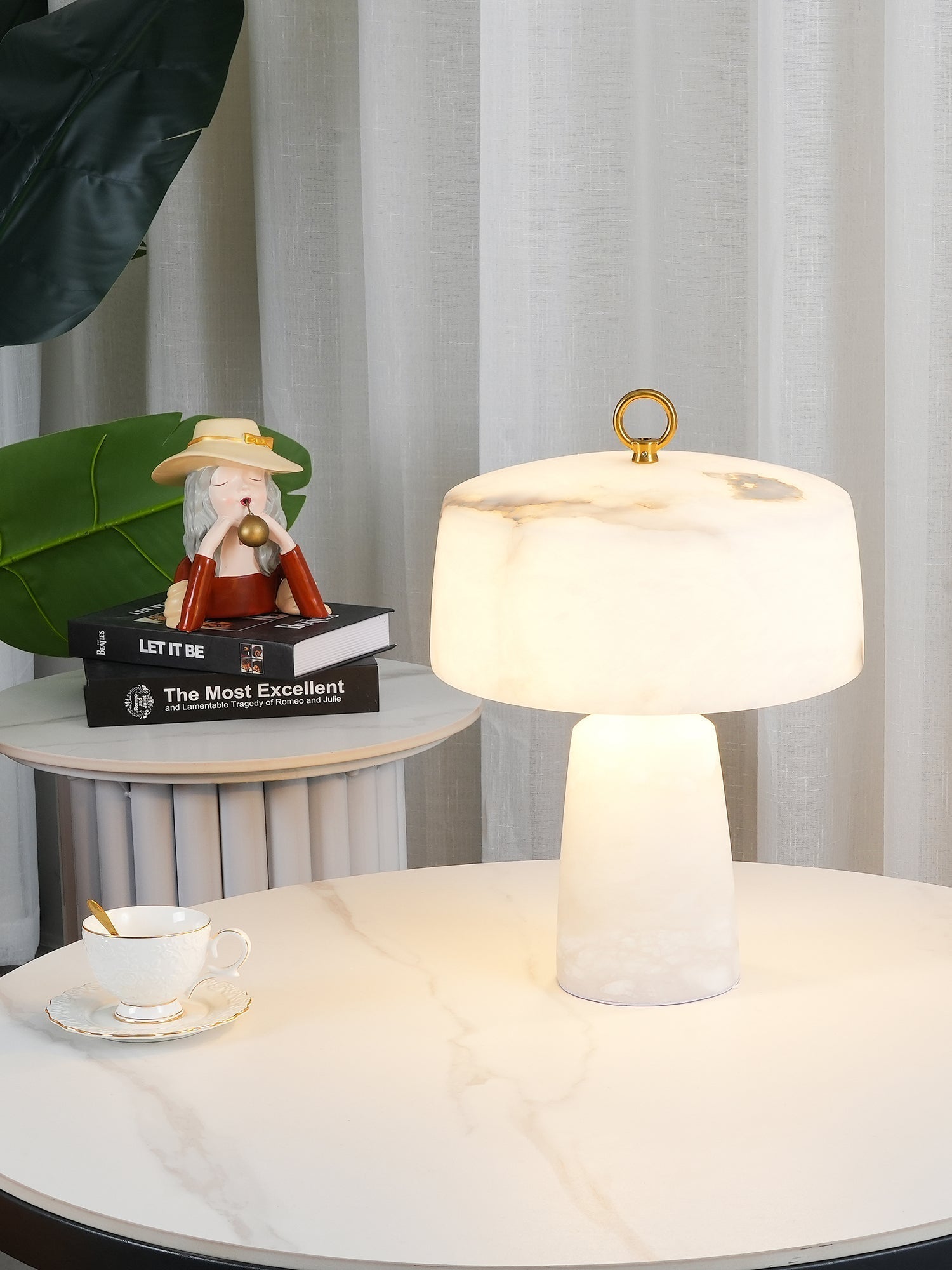 Lampe de Table Vintage en Albâtre - Design Élégant et Lumière Douce