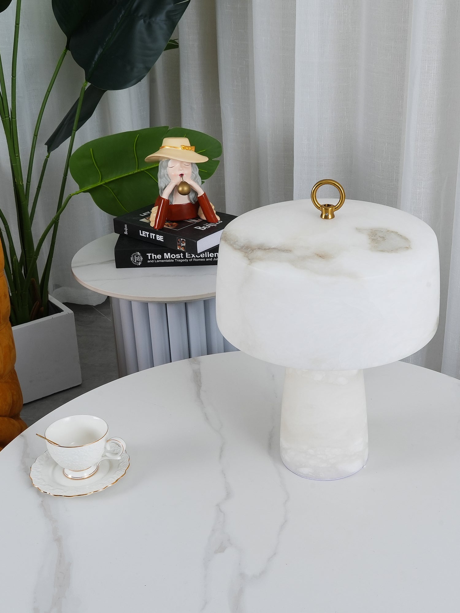 Lampe de Table Vintage en Albâtre - Design Élégant et Lumière Douce