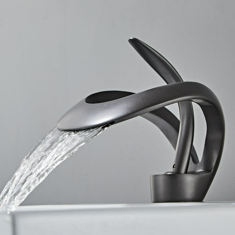 Robinet de Lavabo en Or Brossé - Design Contemporain et Fonctionnel
