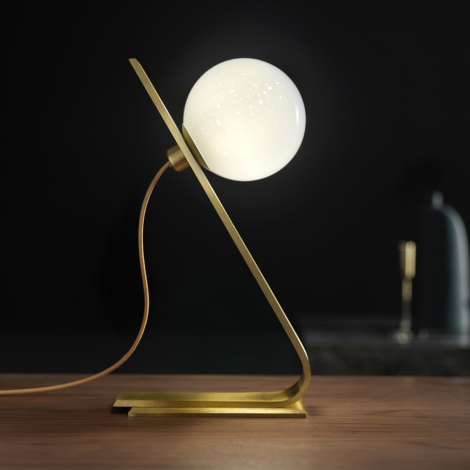 Lampe de Bureau en Laiton et Verre - Élégance et Lumière Ambiante chaleureuse