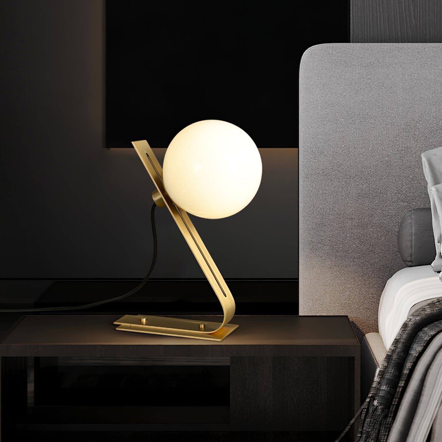 Lampe de Bureau en Laiton et Verre - Élégance et Lumière Ambiante chaleureuse