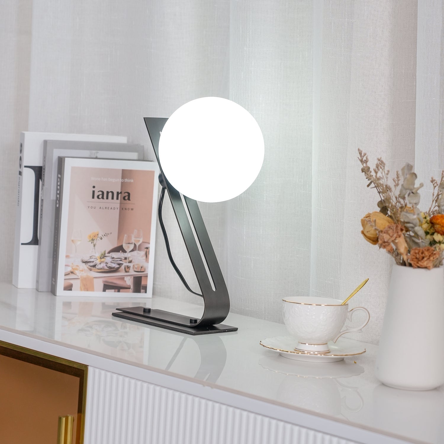 Lampe de Bureau en Laiton et Verre - Élégance et Lumière Ambiante chaleureuse