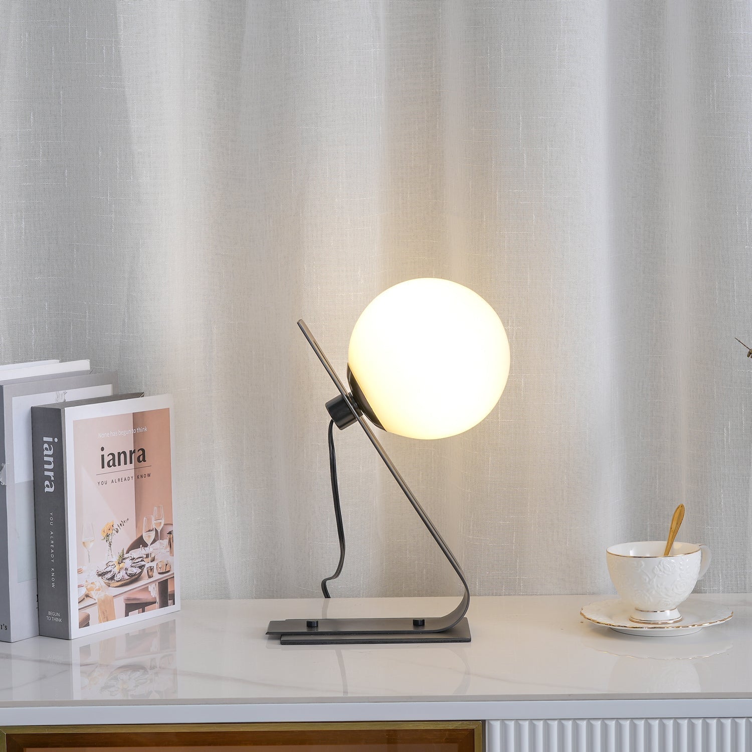 Lampe de Bureau en Laiton et Verre - Élégance et Lumière Ambiante chaleureuse