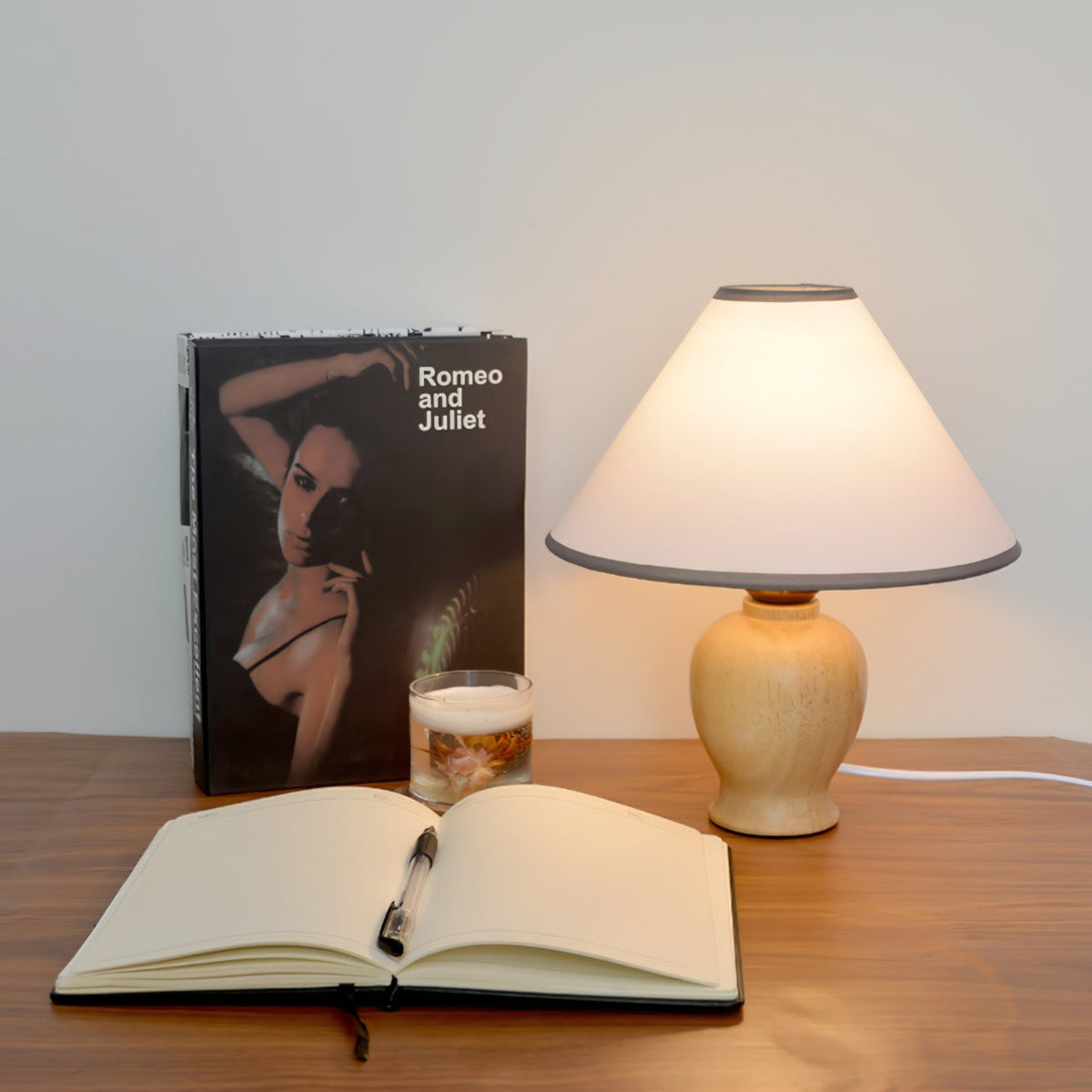Lampe de Table en Bois Moderne - Éclairage Ambiant Élégant et Pratique